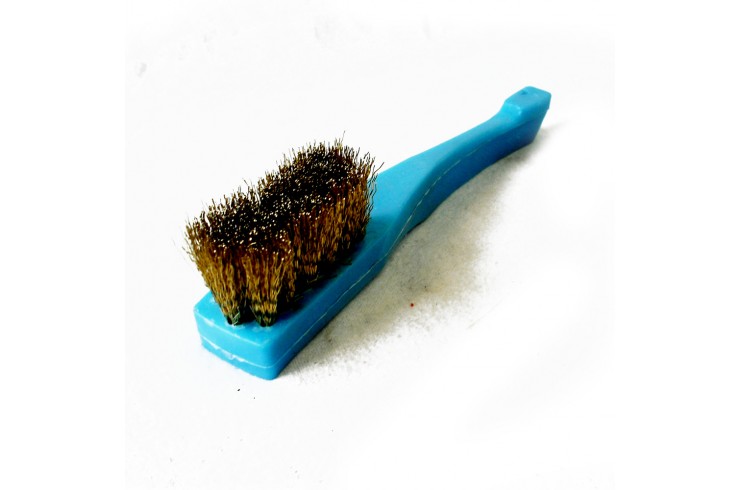 Gyertyatisztító kefe rézdrótból